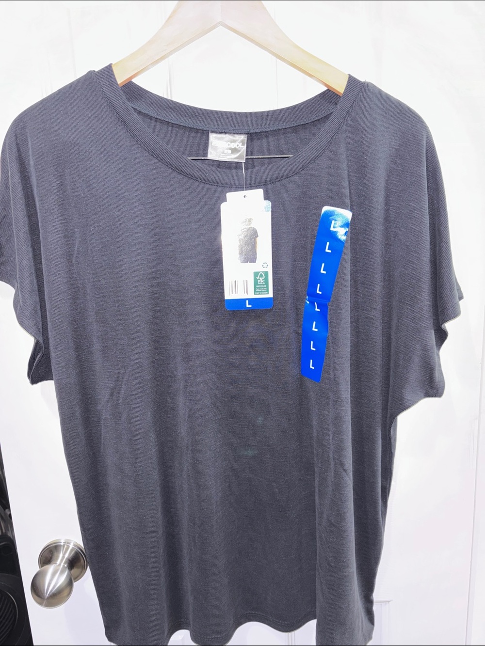 32 Cool Black Short Sleeve Crewneck Tee